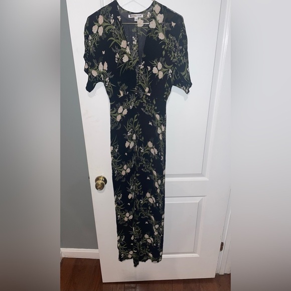 New! Reformation Arielle Lemongrass Deep V Jumpsuit 🌻 Size 0 - Picture 11 of 12